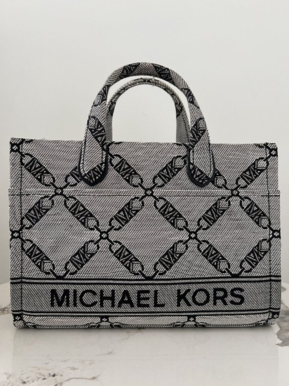 Michael Kors Purse with Strap – Almost New